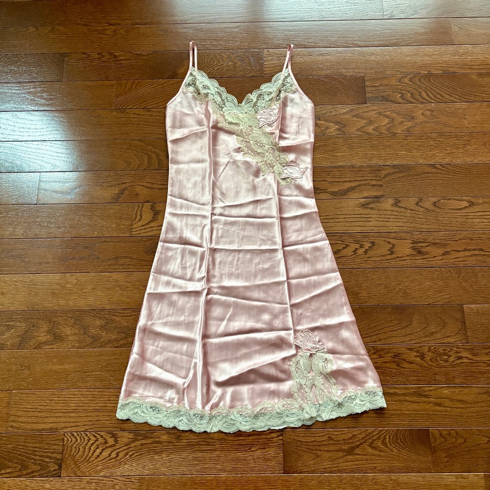 VICTORIA’S SECRET Gold Label Pink Satin Lace Lingerie Slip P/XS